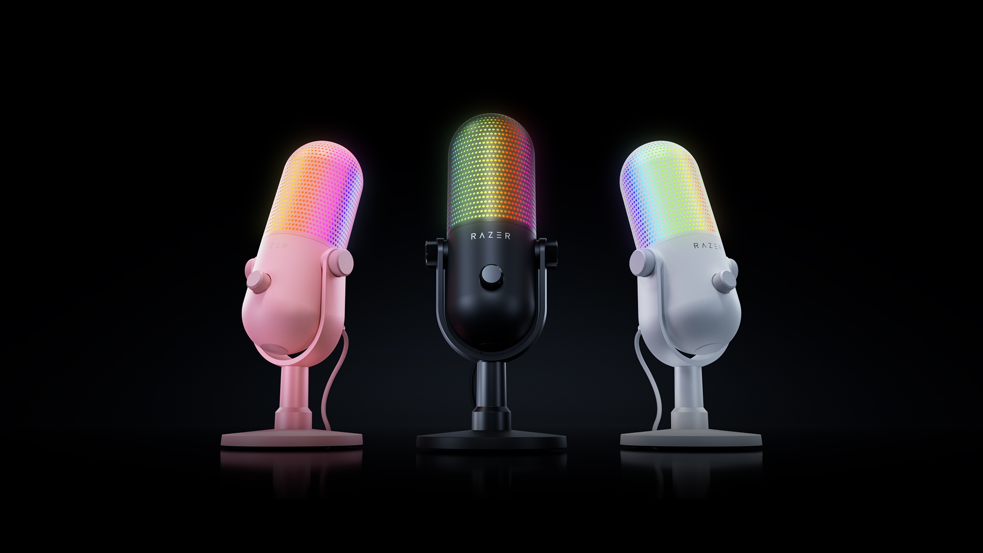 Razer Seiren V3 Chroma 32-Bit DSPの製品外観と、Chroma RGBによるライティングが施されたマイクの画像。