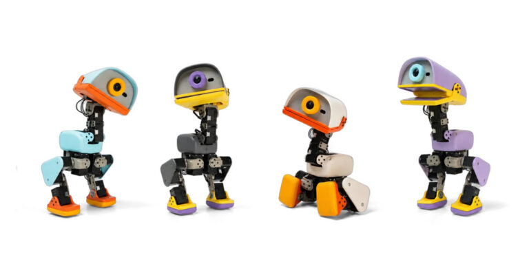Pollen Roboticsが発表した、高さ25cmの小型二足歩行ロボット「Microduck」の製品画像。