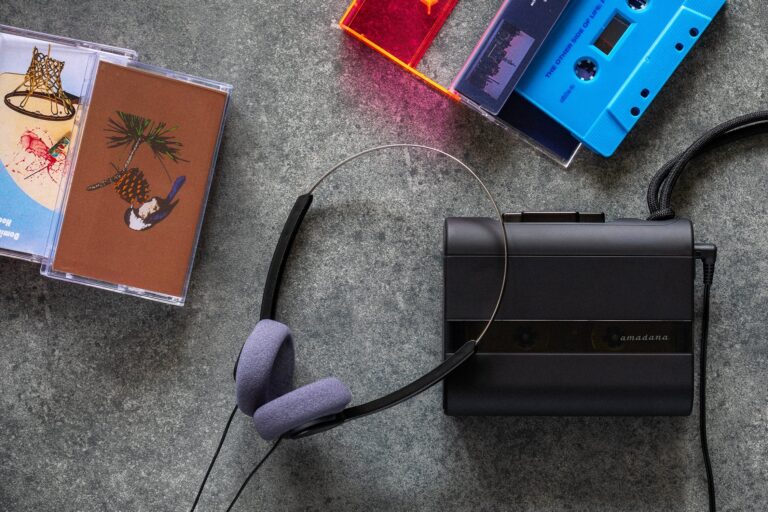 amadanaのポータブルカセットプレーヤーCP10の製品画像。